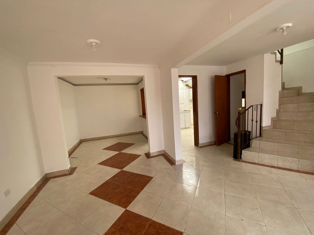 Casa de 3 alcobas en venta en San José Del Prado, Bogotá, 140 m² · foto 6 de 18
