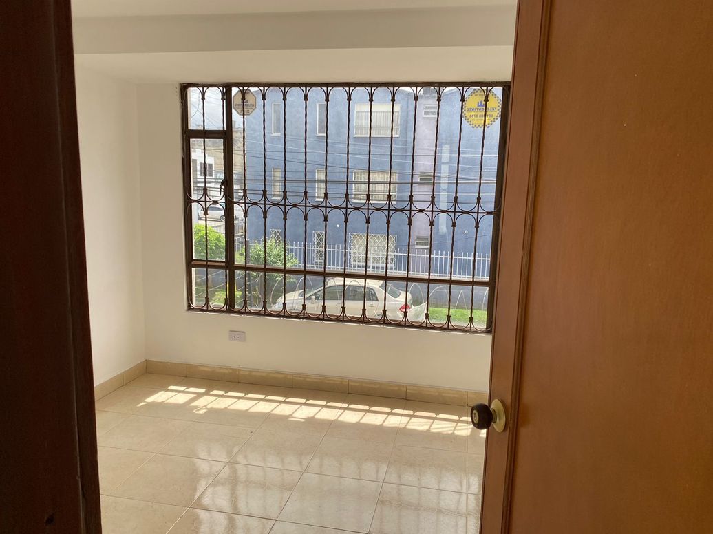 Casa de 3 alcobas en venta en San José Del Prado, Bogotá, 140 m² · foto 8 de 18