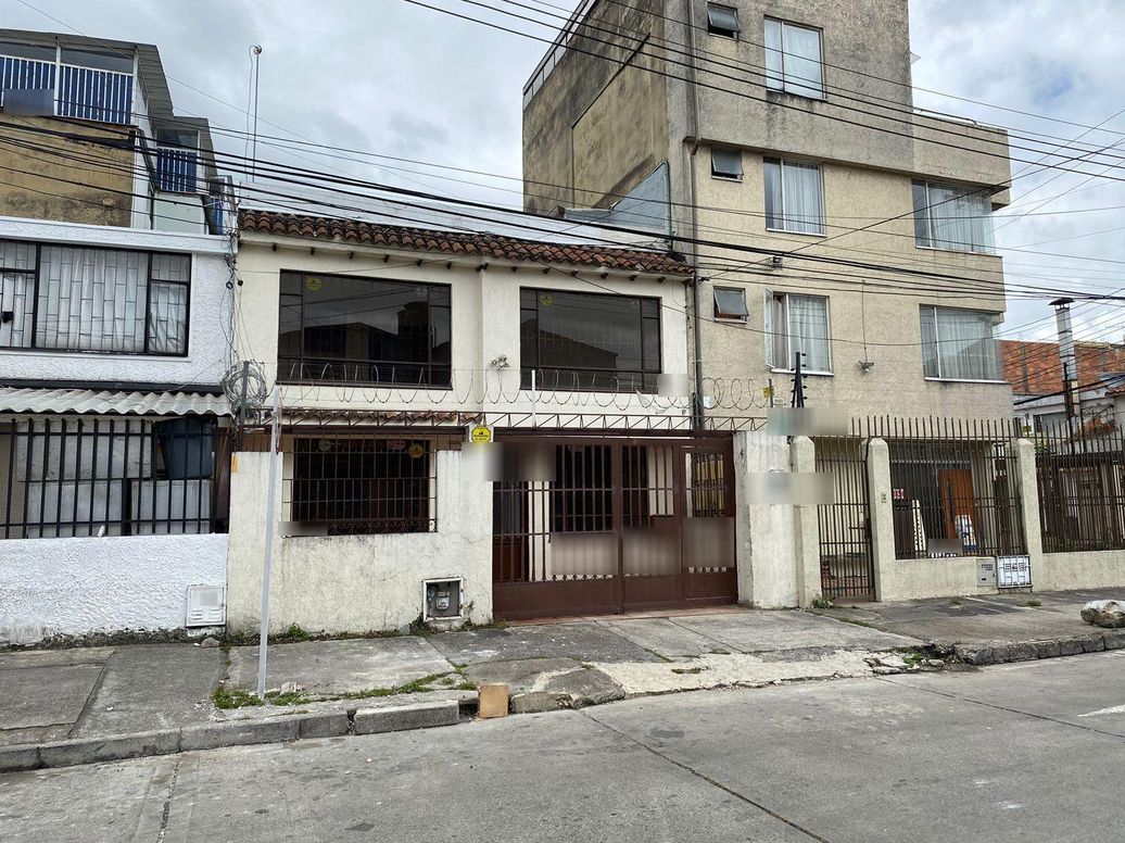 Casa de 3 alcobas en venta en San José Del Prado, Bogotá, 140 m² · foto 16 de 18