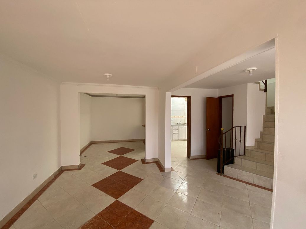Casa de 3 alcobas en venta en San José Del Prado, Bogotá, 140 m² · foto 3 de 18