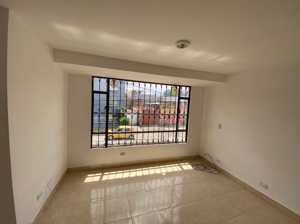 Casa de 3 alcobas en venta en San José Del Prado, Bogotá, 140 m² · foto 9 de 18