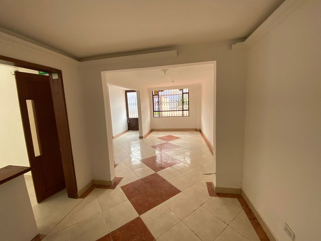 Casa de 3 alcobas en venta en San José Del Prado, Bogotá, 140 m² · foto 4 de 18