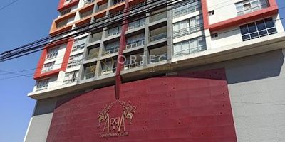 Se VENDE Hermoso apartamento, área 78 m2, cuenta con 2 habitaciones con clóset, 2 baños, sala comedor, cocina integral, zona de ropas, piso en porcelanato, hall de tv, salón social, parque infantil, gimnasio, sauna y turco, piscina, sky bar, cinema, bbq, oratorio, parqueadero cubierto, locker, vigilancia las 24 horas del día. 