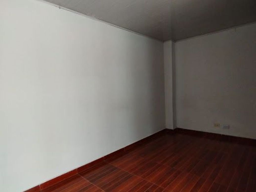 Apartamento de 4 alcobas en venta en Mandalay 1, Bogotá, 55 m² · foto 3 de 15