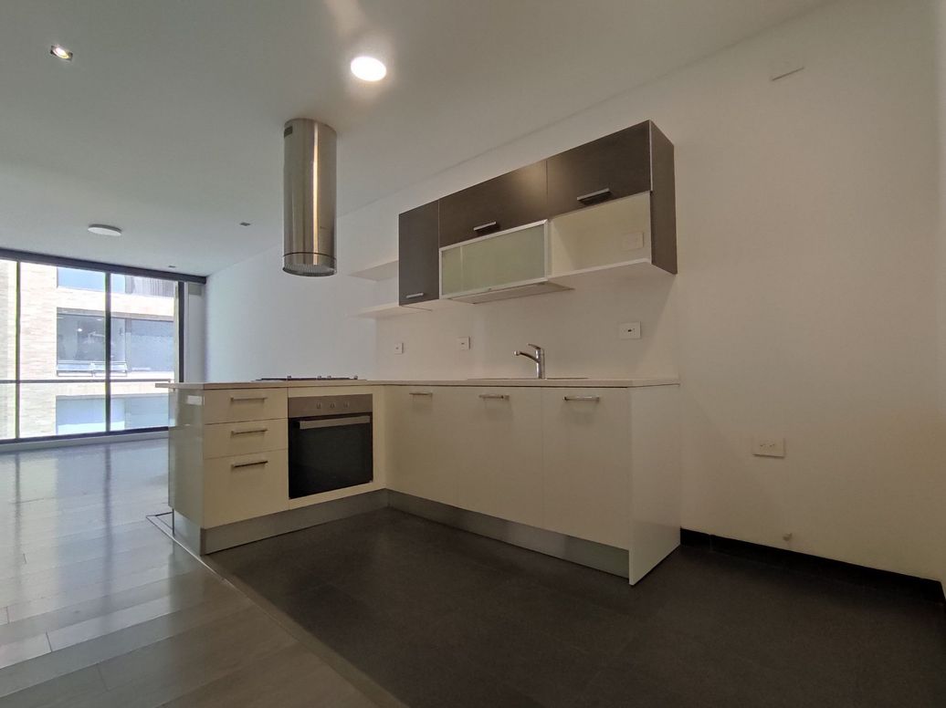 Apartaestudio en venta en Santa Barbara, Bogotá, 59 m² · foto 11 de 14