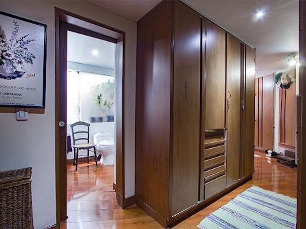 Apartamento de 3 alcobas en venta en Los Rosales, Bogotá, 244 m² · foto 20 de 20
