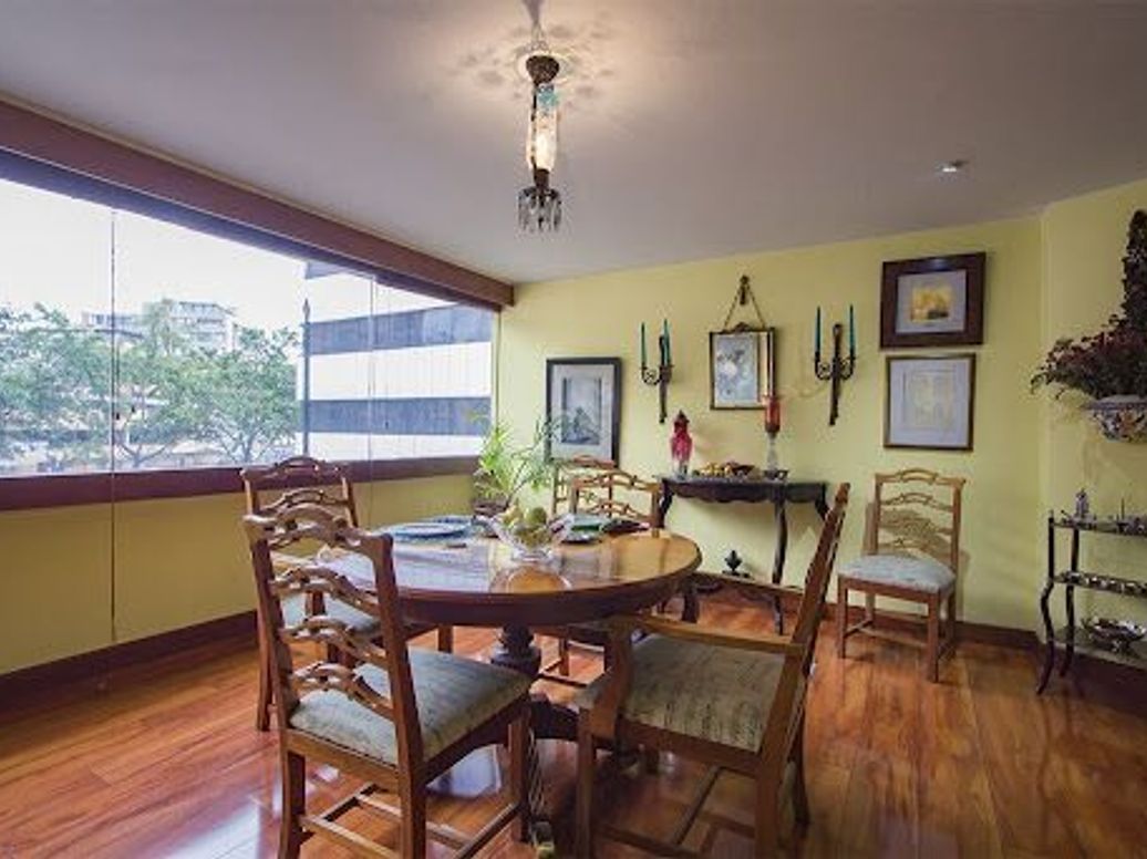 Apartamento de 3 alcobas en venta en Los Rosales, Bogotá, 244 m² · foto 6 de 20