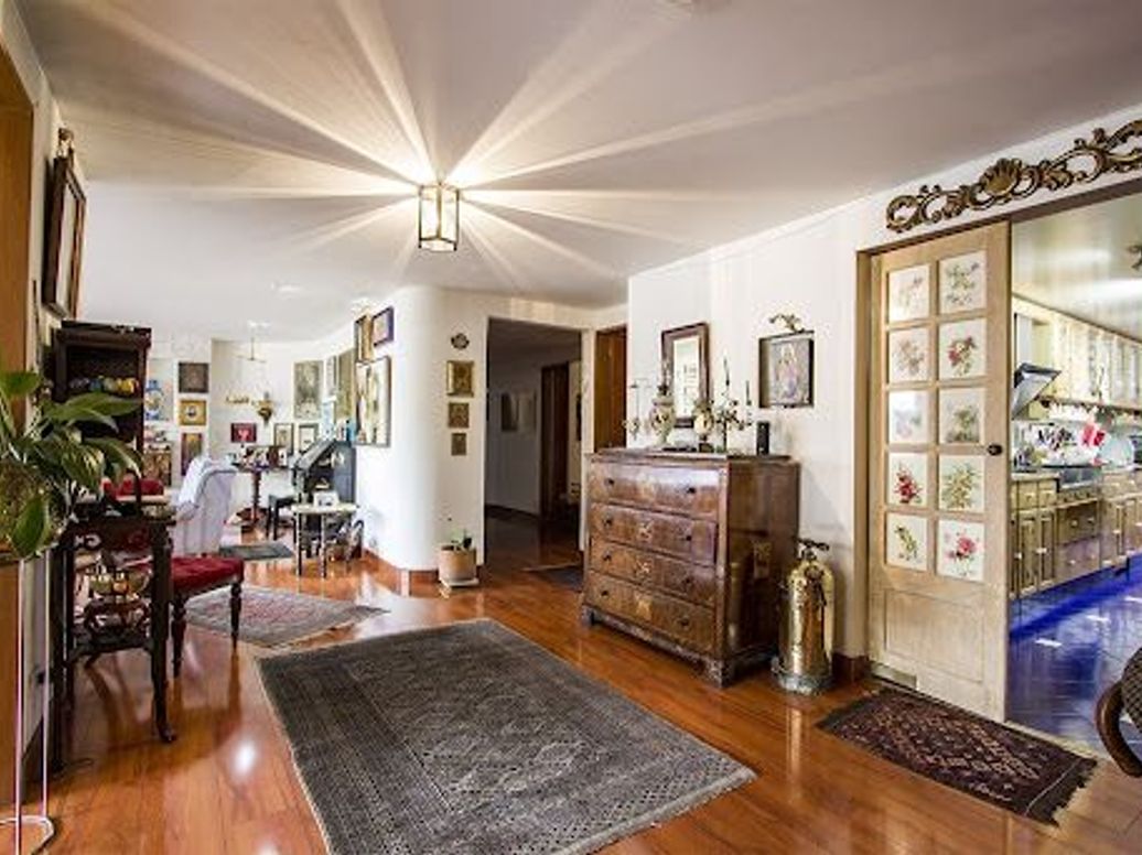 Apartamento de 3 alcobas en venta en Los Rosales, Bogotá, 244 m² · foto 3 de 20