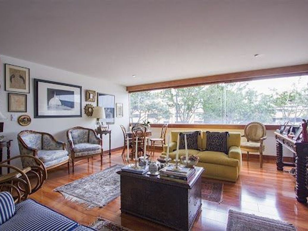 Apartamento de 3 alcobas en venta en Los Rosales, Bogotá, 244 m² · foto 12 de 20