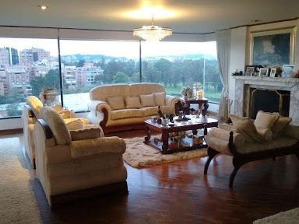 Apartamento de 4 alcobas en venta en La Carolina, Bogotá, 381 m² · foto 4 de 20