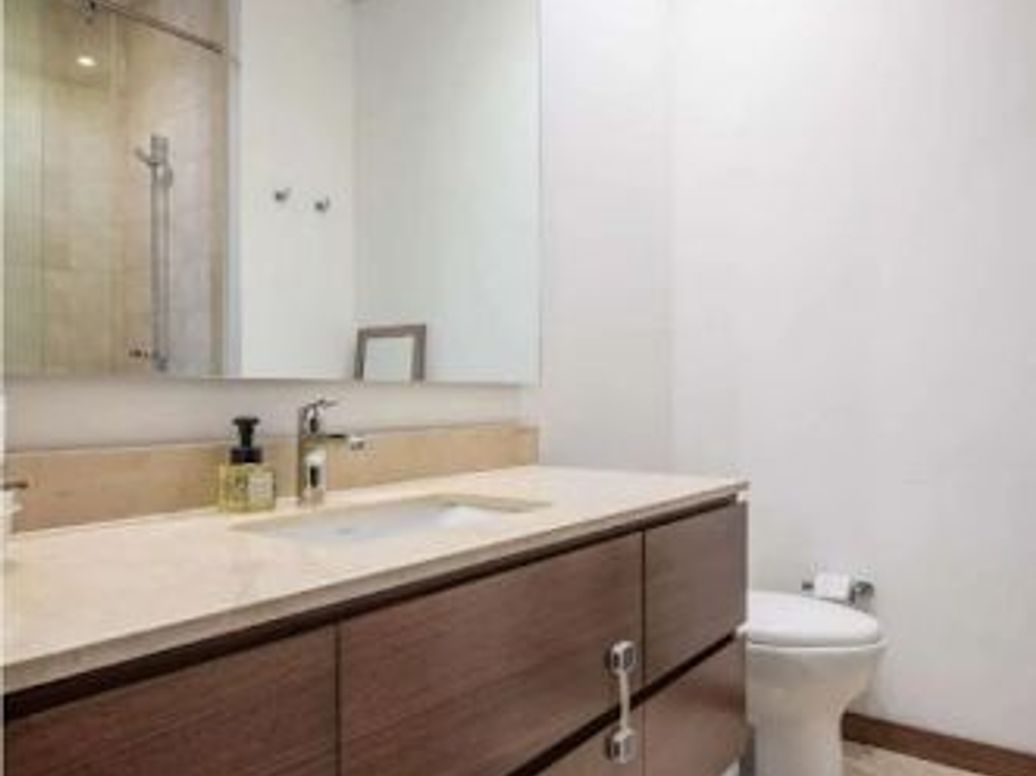 Apartamento de 3 alcobas en venta en Los Rosales, Bogotá, 256 m² · foto 9 de 11