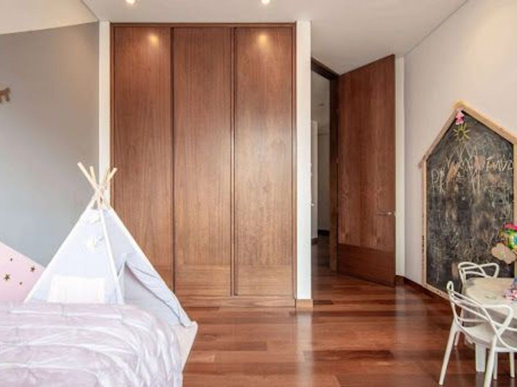 Apartamento de 3 alcobas en venta en Los Rosales, Bogotá, 256 m² · foto 3 de 11