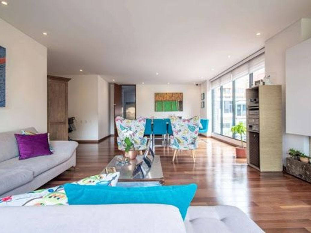 Apartamento de 3 alcobas en venta en Los Rosales, Bogotá, 256 m² · foto 6 de 11
