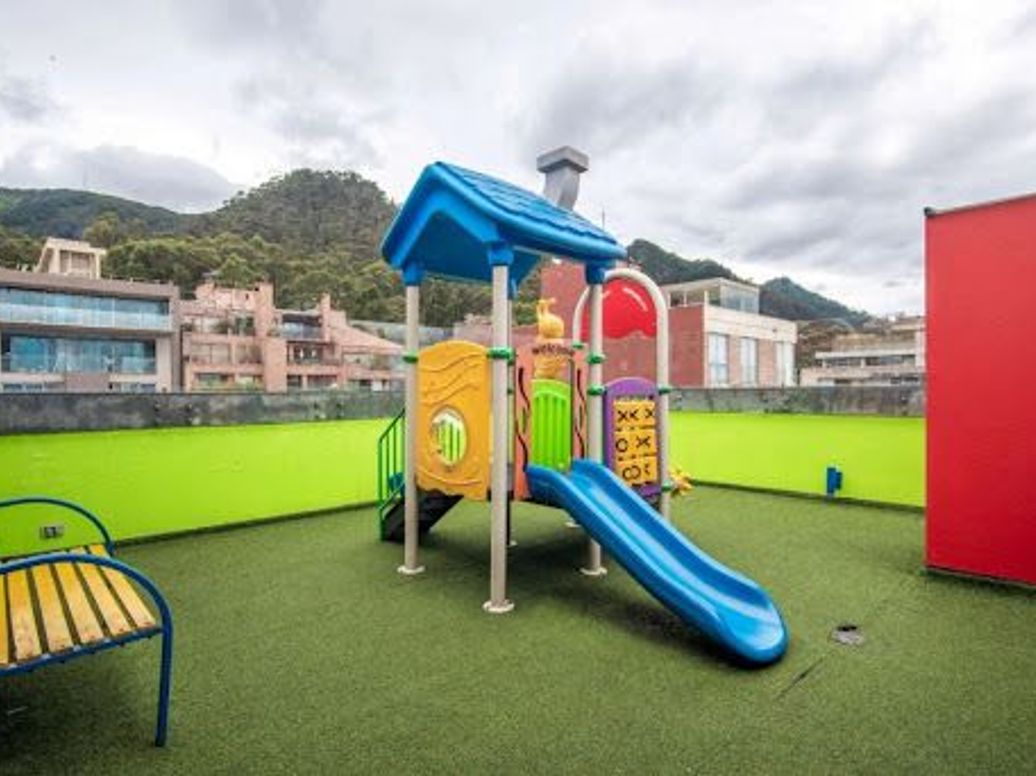 Apartamento de 3 alcobas en venta en Los Rosales, Bogotá, 256 m² · foto 7 de 11