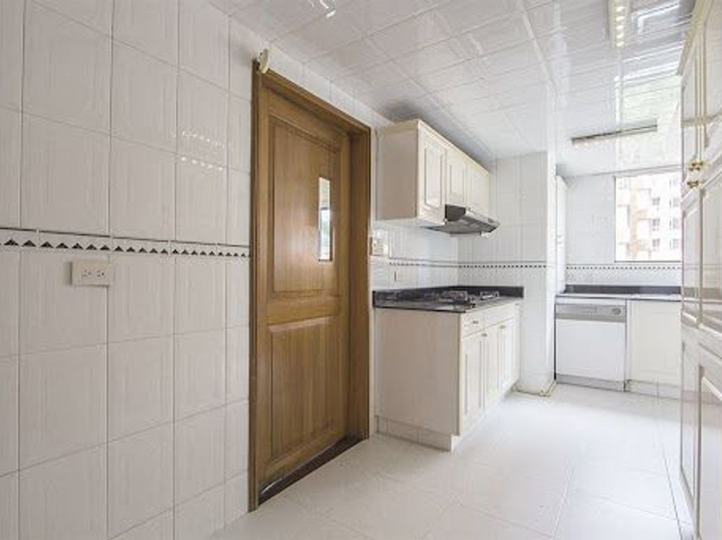 Apartamento de 4 alcobas en venta en Los Rosales, Bogotá, 257 m² · foto 3 de 20