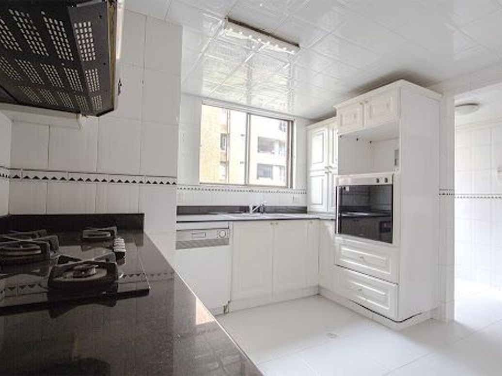 Apartamento de 4 alcobas en venta en Los Rosales, Bogotá, 257 m² · foto 4 de 20
