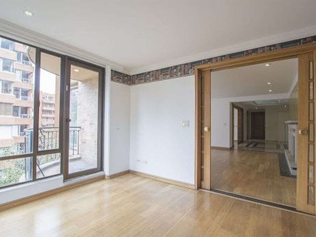 Apartamento de 4 alcobas en venta en Los Rosales, Bogotá, 257 m² · foto 9 de 20