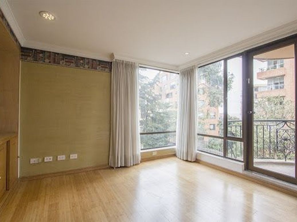Apartamento de 4 alcobas en venta en Los Rosales, Bogotá, 257 m² · foto 8 de 20