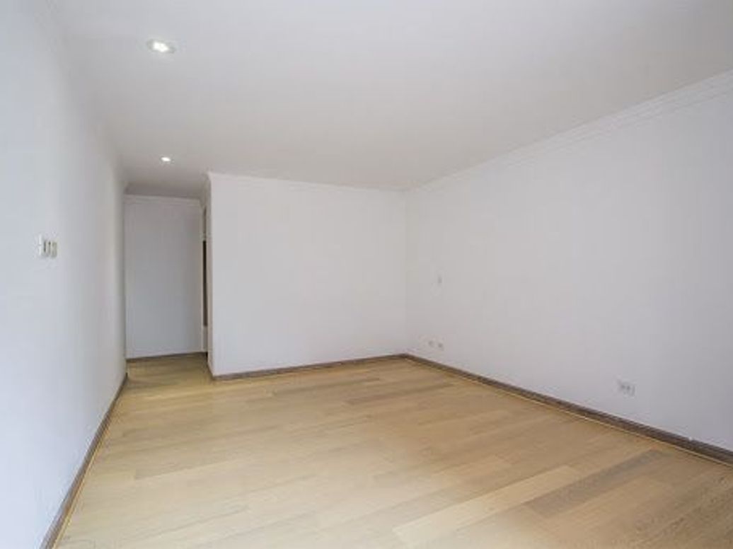Apartamento de 4 alcobas en venta en Los Rosales, Bogotá, 257 m² · foto 14 de 20
