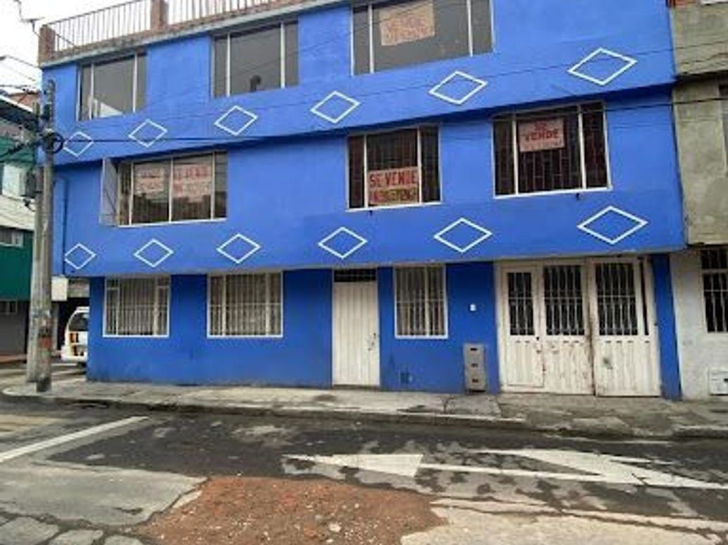Casa de 8 alcobas en venta en Engativa Centro, Bogotá, 263 m² · foto 3 de 20