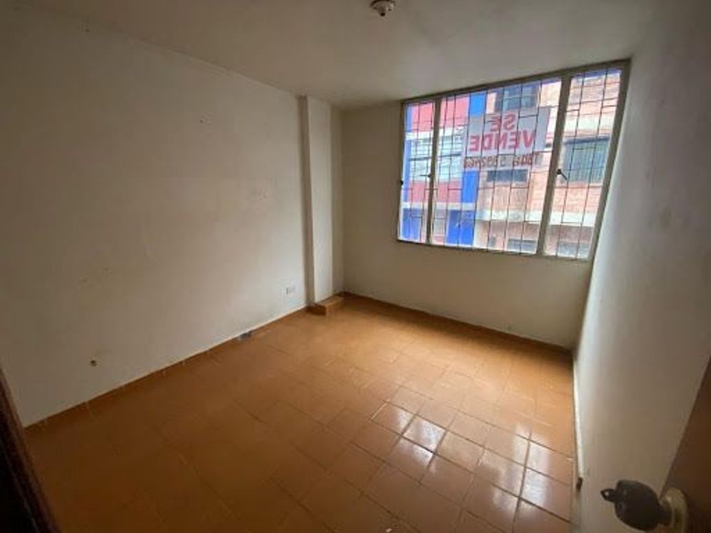 Casa de 8 alcobas en venta en Engativa Centro, Bogotá, 263 m² · foto 7 de 20