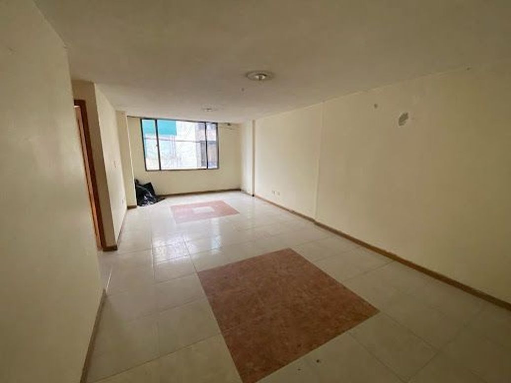 Casa de 8 alcobas en venta en Engativa Centro, Bogotá, 263 m² · foto 11 de 20