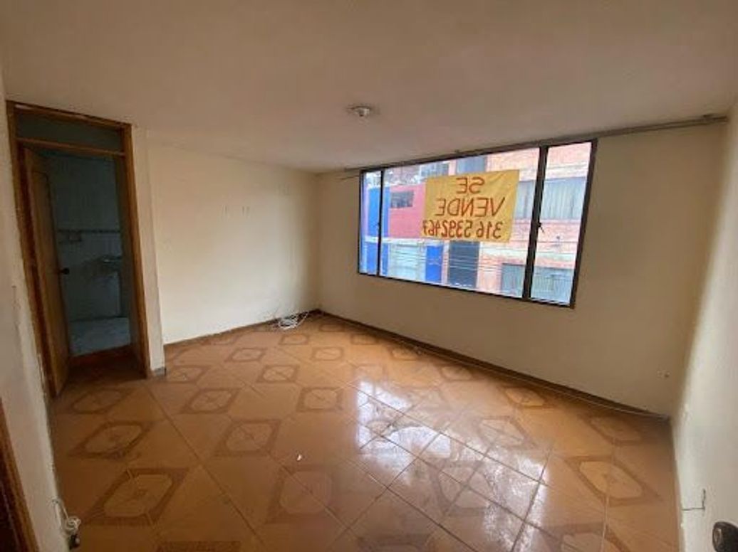 Casa de 8 alcobas en venta en Engativa Centro, Bogotá, 263 m² · foto 15 de 20