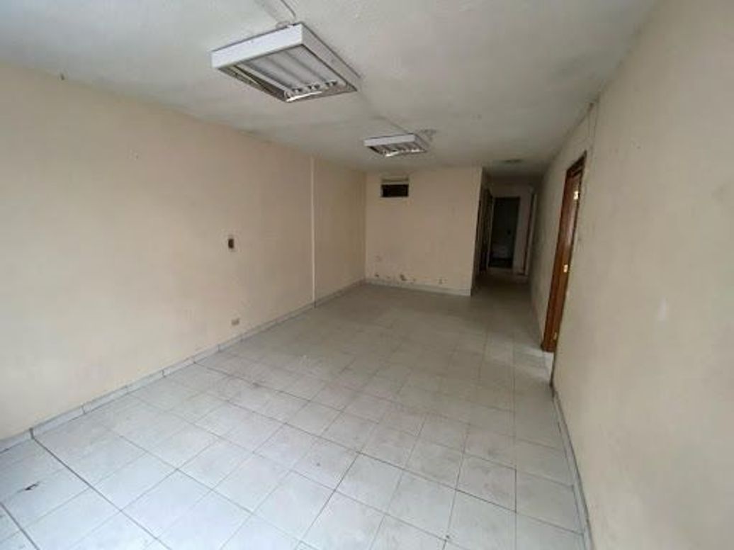 Casa de 8 alcobas en venta en Engativa Centro, Bogotá, 263 m² · foto 4 de 20