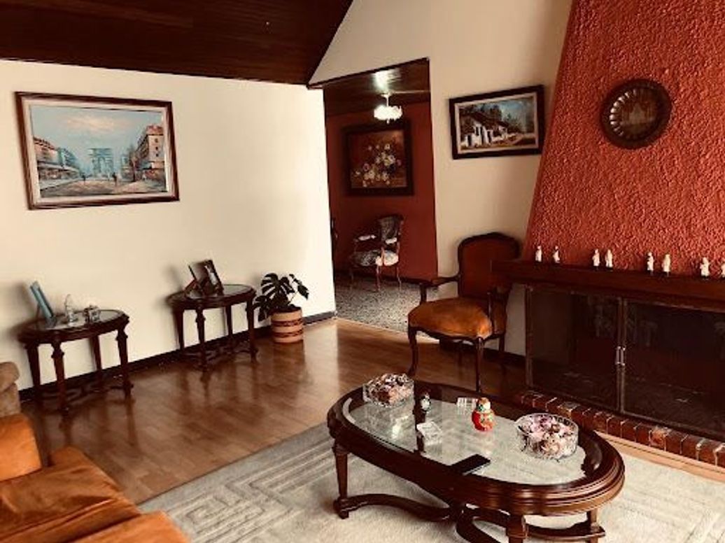 Casa de 4 alcobas en venta en Santa Margarita, Bogotá, 269 m² · foto 2 de 20
