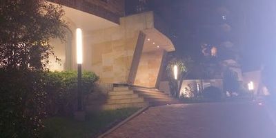 MAGNIFICO APARTAMENTO RODEADO DE ZONAS VERDES ,AMPLIOS ESPACIOS.EXCELENTE SEGURIDAD,CON BUENOS ACABADOS. ACENSOR PRIVADO ,CONJUNTO CERRADO,CON BOSQUE NATIVO Y SENDEROS PEATONALES 