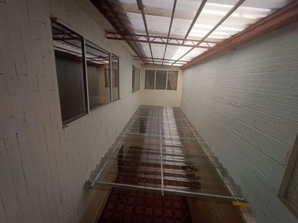 Casa de 7 alcobas en venta en La Amistad, Bogotá, 262 m² · foto 19 de 20
