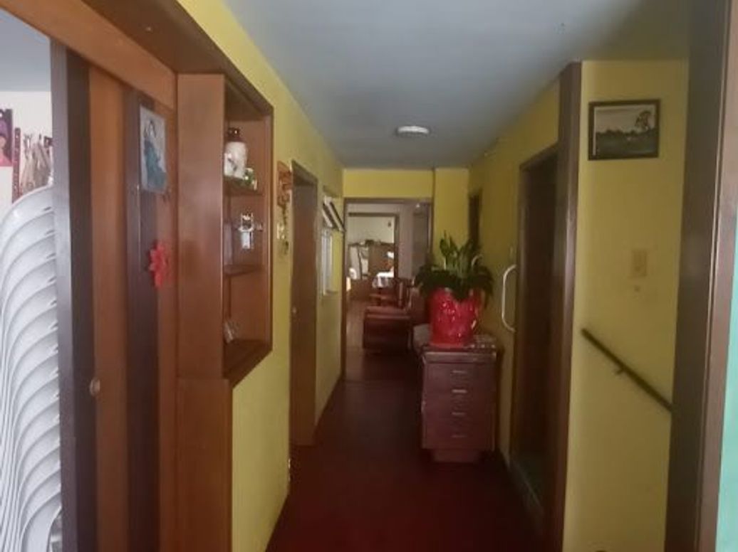 Casa de 7 alcobas en venta en La Amistad, Bogotá, 262 m² · foto 12 de 20