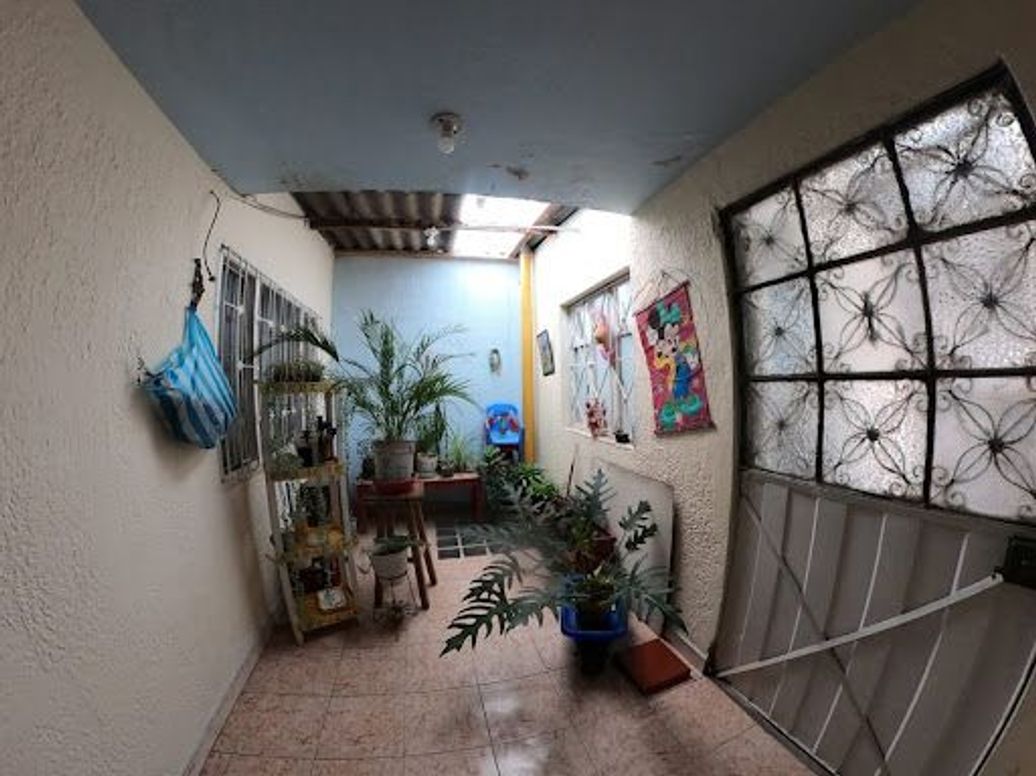 Casa de 7 alcobas en venta en La Amistad, Bogotá, 262 m² · foto 8 de 20