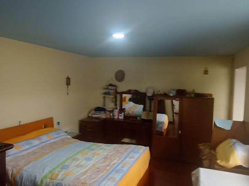 Casa de 7 alcobas en venta en La Amistad, Bogotá, 262 m² · foto 18 de 20