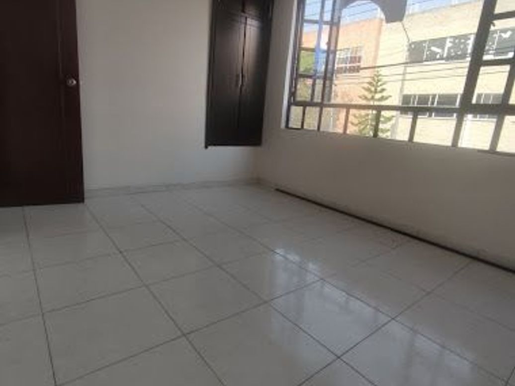 Casa de 4 alcobas en venta en Ospina Perez, Bogotá, 150 m² · foto 9 de 19