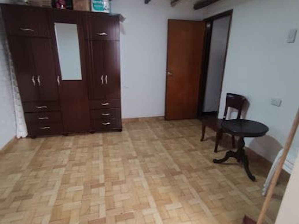 Casa de 8 alcobas en venta en Pastrana, Bogotá, 225 m² · foto 7 de 20