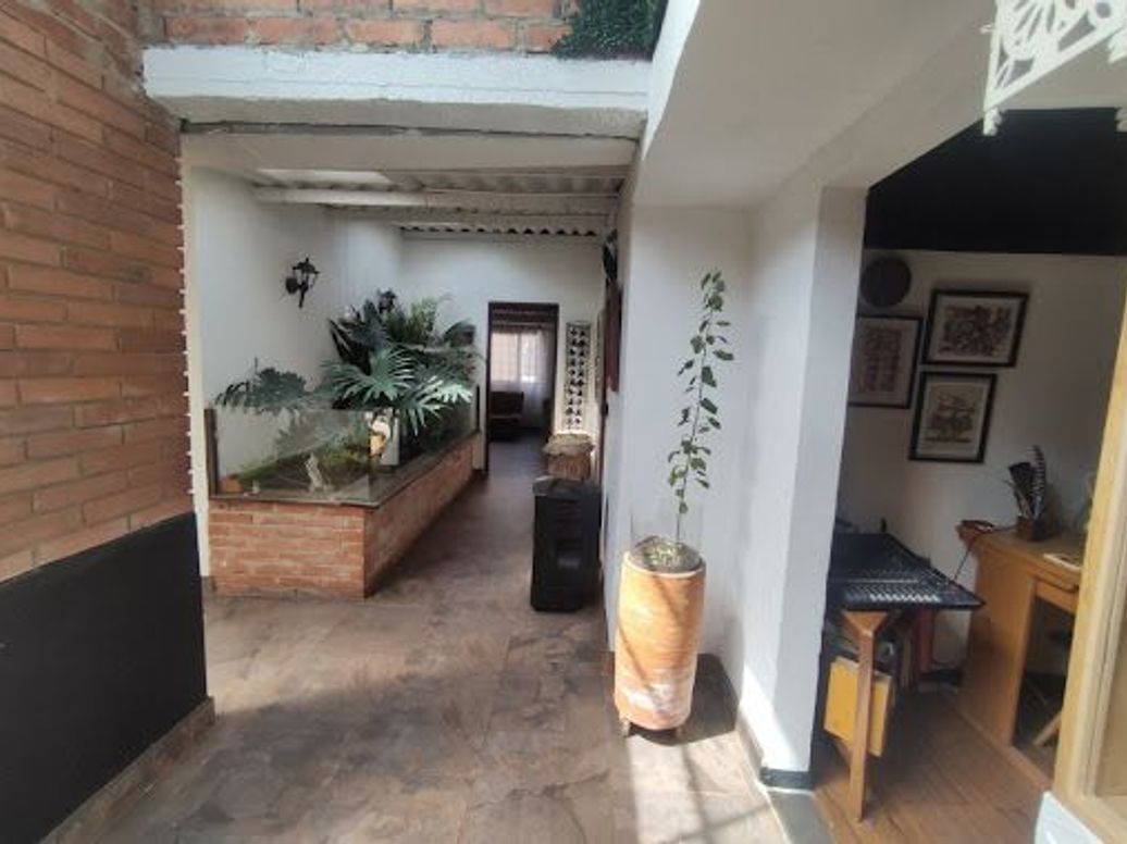 Casa de 8 alcobas en venta en Pastrana, Bogotá, 225 m² · foto 15 de 20
