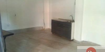 Se arrienda local comercial en Envigado, ubicado en el reconocido Barrio El Dorado. Este inmueble, ideal para su negocio, cuenta con 20 m² de área construida y privada, e incluye un baño. Se encuentra en el primer piso y ofrece la ventaja de vigilancia, proporcionando un entorno seguro. Su ubicación en Estrato 3 facilita el acceso y la cercanía a diversos servicios en una zona de alta actividad comercial de Envigado, Antioquia. Un espacio funcional para establecer su emprendimiento en El Dorado. Si le interesa conocer este local, contáctenos vía WhatsApp, quiero que me contacten o vea los teléfonos disponibles.
