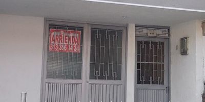 Se Arrienda local en el barrio Santa Helena de 18 mt2, cerca a la Universidad del Tolima, cuenta con 1 baño. Dispone de servicios de agua y luz.

Ideal para cafetería, papelería, heladería, miscelánea, etc.

Valor en Arriendo
$ 1.300.000