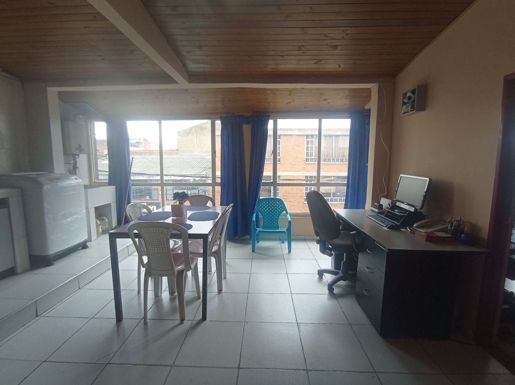 Casa de 6 alcobas en venta en La Pradera, Bogotá, 698 m² · foto 3 de 7