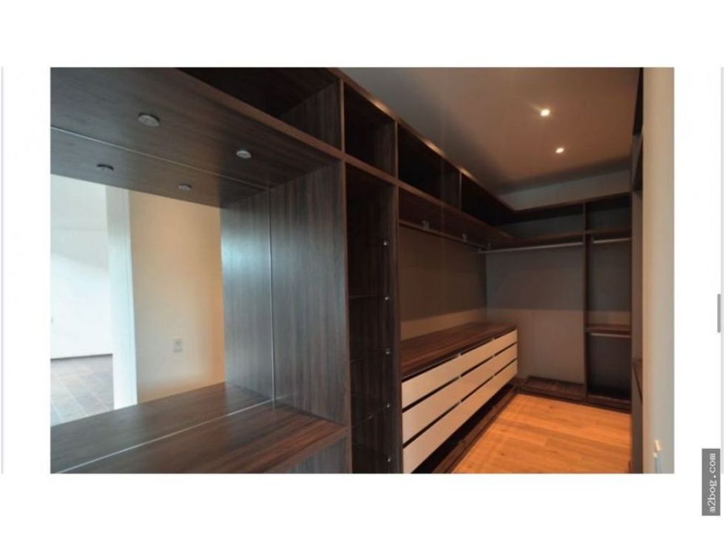 Apartamento de 3 alcobas en venta en Chico, Bogotá, 275 m² · foto 4 de 11