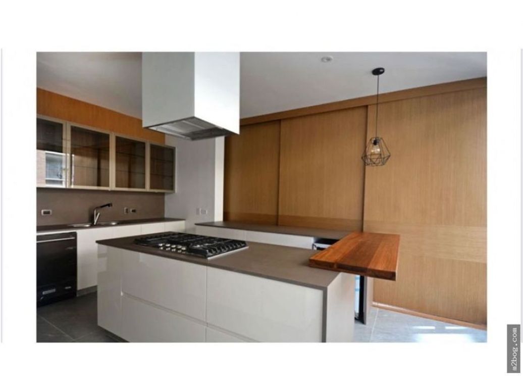 Apartamento de 3 alcobas en venta en Chico, Bogotá, 275 m² · foto 6 de 11