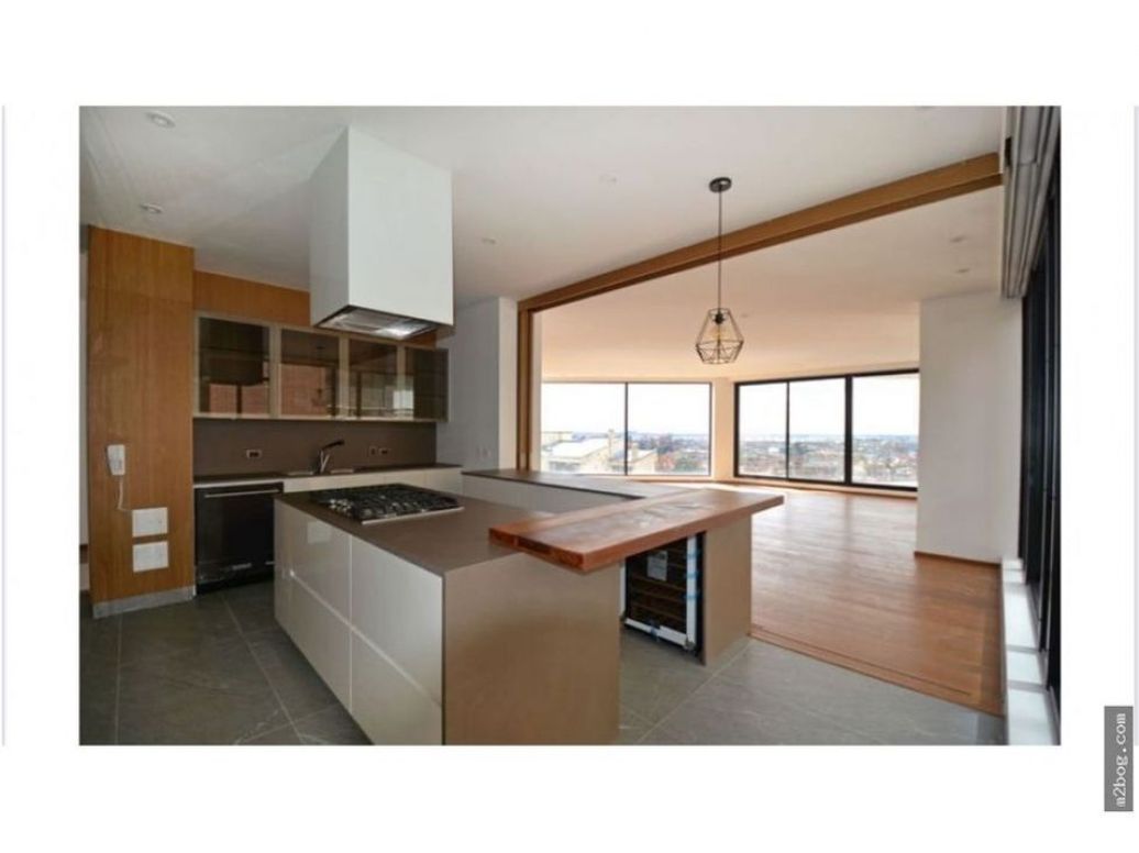 Apartamento de 3 alcobas en venta en Chico, Bogotá, 275 m² · foto 5 de 11