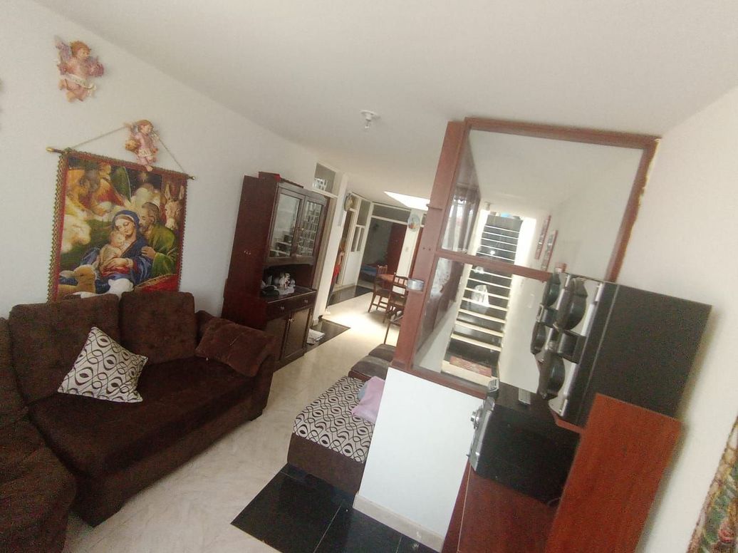 Casa de 6 alcobas en venta en Bosa Nova, Bogotá, 72 m² · foto 4 de 14