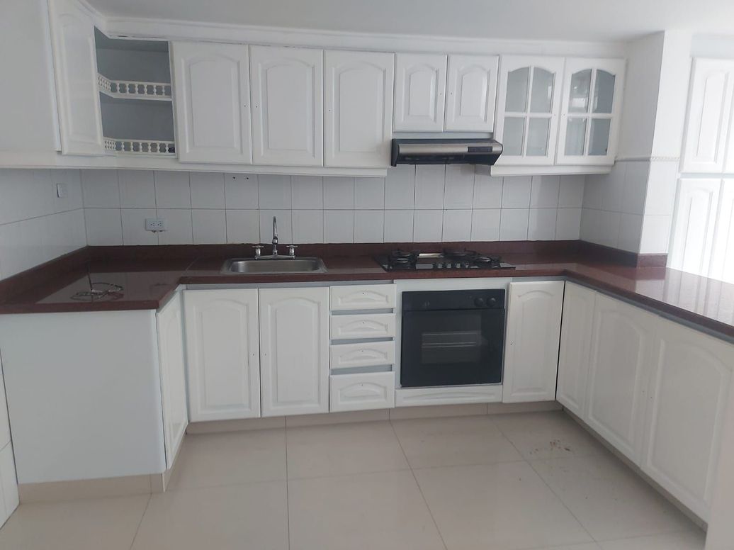 Casa en arriendo en Los Cedritos, Bogotá · foto 8 de 14
