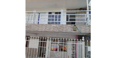 Se vende apto. en el barrio la magdalena de 54 mts2,  posee 2 habitaciones y 1 baño, terraza, estrato 3,

no tiene parqueadero.

El apto. tiene un valor de $160.000.000 

 
