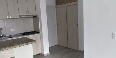 Majestic II es uno de los cinco conjuntos cerrados y ofrece la localización mas privilegiada dentro de Central Park. Se vende apartamento  de 3 alcobas y 2 baños con zonas sociales majestuosas piscina adultos y niños, cancha múltiple, bbq, terraza mirador con jacuzzi ,fogata, aeropuerto kids para niños y lavandería . AGENTE LUIA ALEJANDOR CARRASCO 