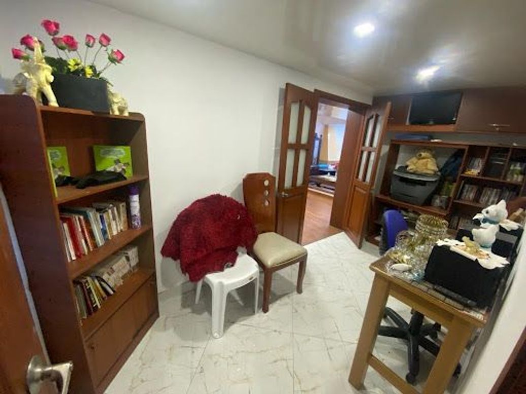 Casa de 5 alcobas en venta en Modelia Occidental, Bogotá, 370 m² · foto 17 de 20