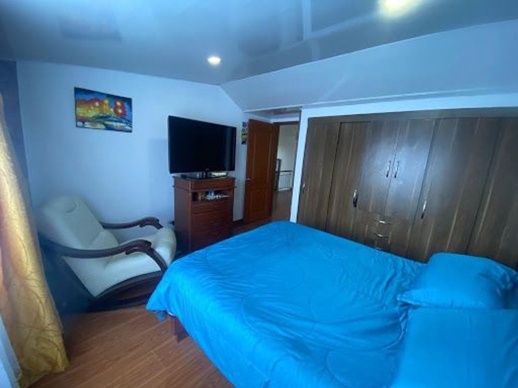Casa de 5 alcobas en venta en Modelia Occidental, Bogotá, 370 m² · foto 14 de 20