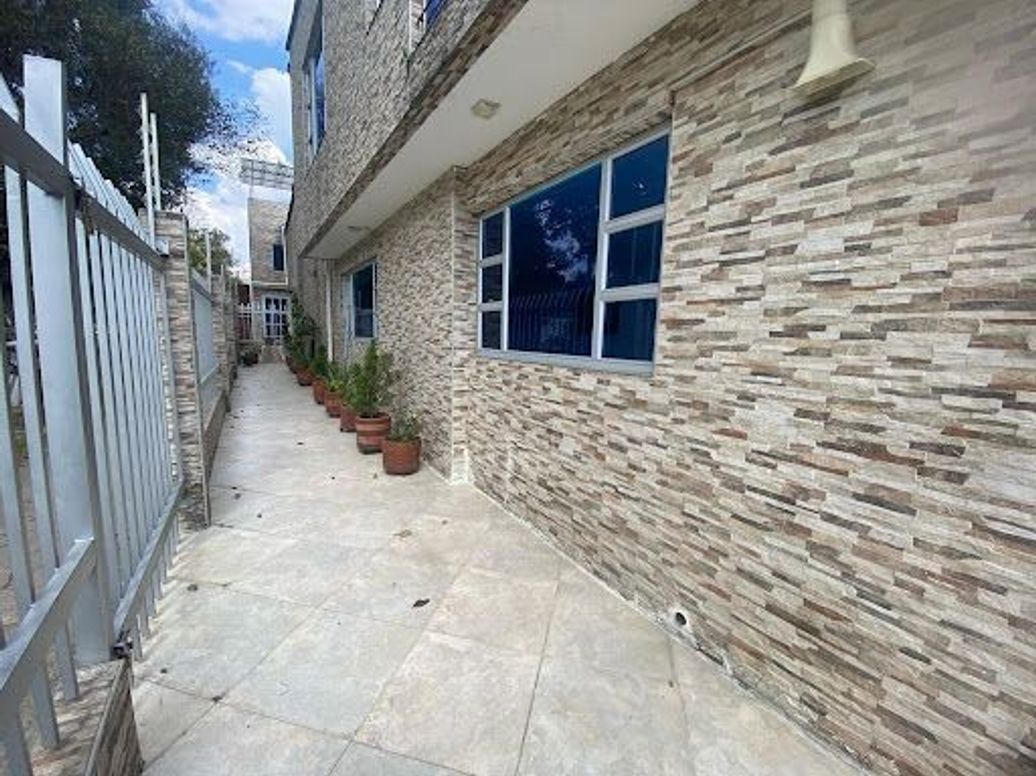 Casa de 5 alcobas en venta en Modelia Occidental, Bogotá, 370 m² · foto 2 de 20